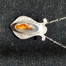 Load image into Gallery viewer, Agate Pendant and Chain
